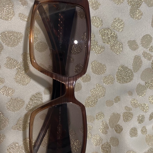 CHANEL SUNGLASSES - Picture 5 of 8